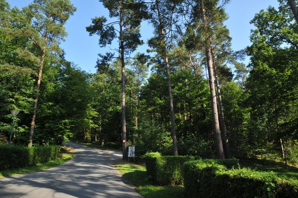 Village De Vacances De Vencimont Voneche Ngoại thất bức ảnh