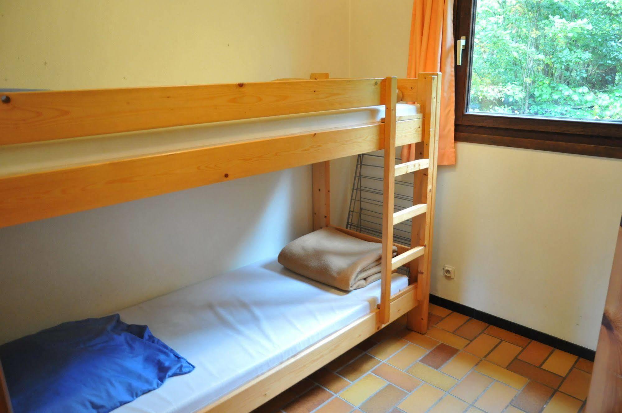 Village De Vacances De Vencimont Voneche Ngoại thất bức ảnh
