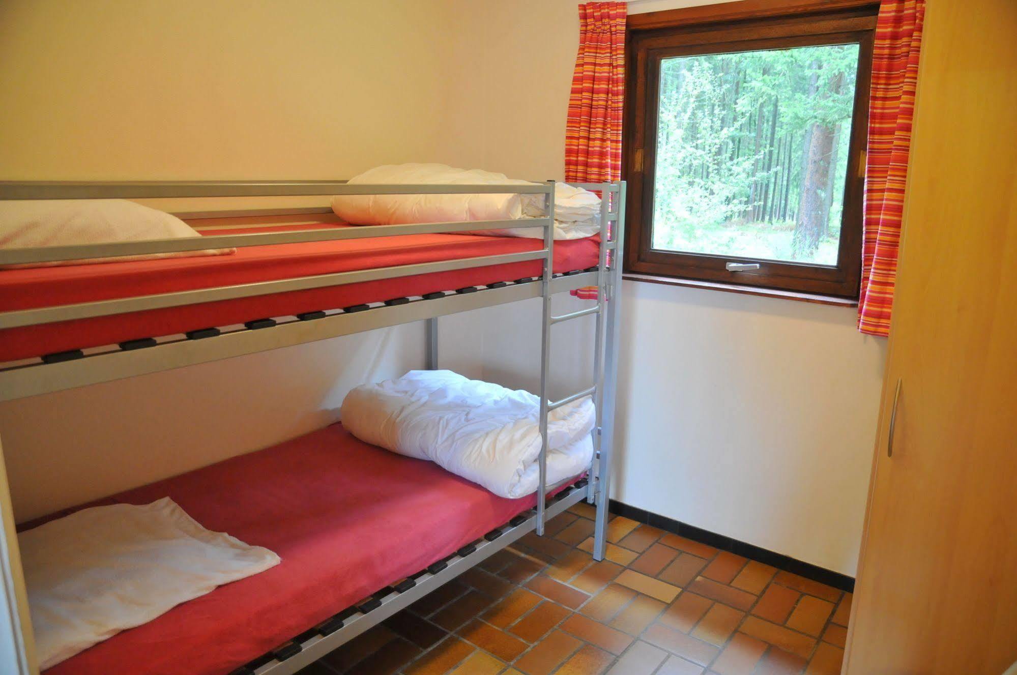Village De Vacances De Vencimont Voneche Ngoại thất bức ảnh