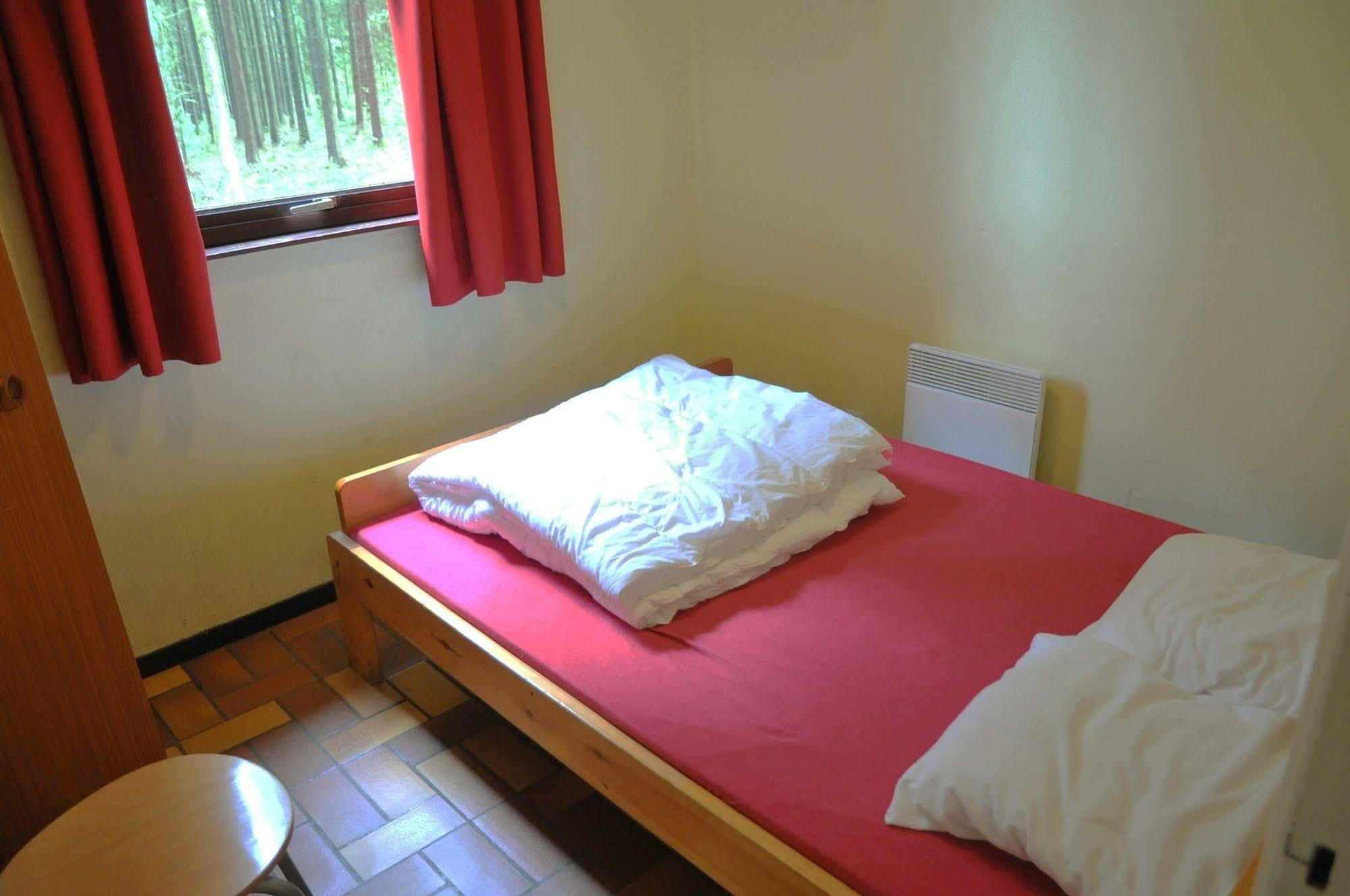 Village De Vacances De Vencimont Voneche Ngoại thất bức ảnh