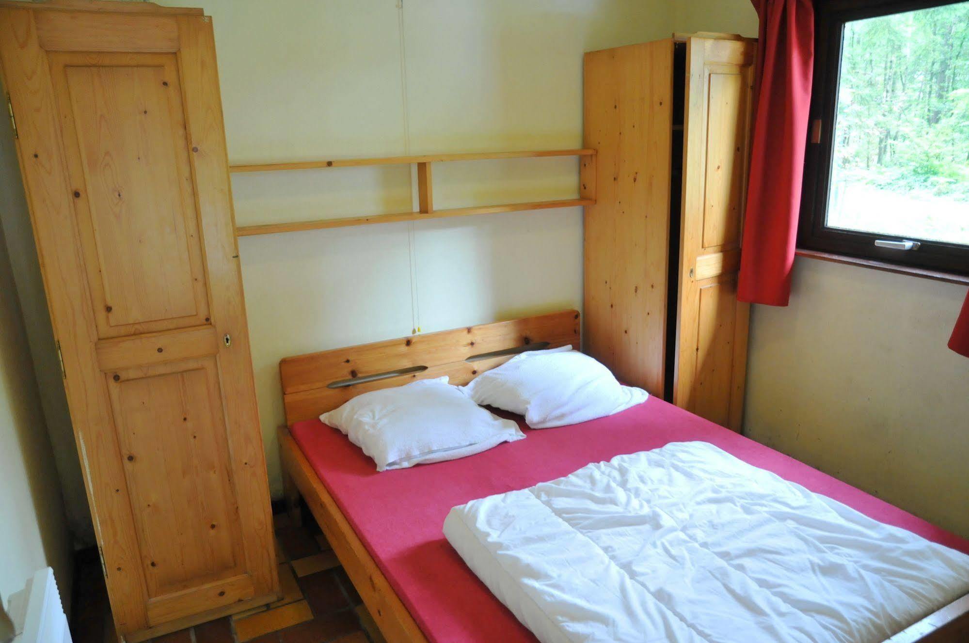 Village De Vacances De Vencimont Voneche Ngoại thất bức ảnh